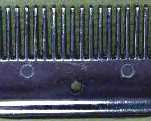 Peine de aluminio, para equinos. 20 dientes