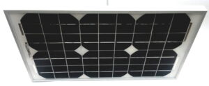 Panel solar fotovoltaico de 16 W. Carga: 4,1 A/día. Sin soporte